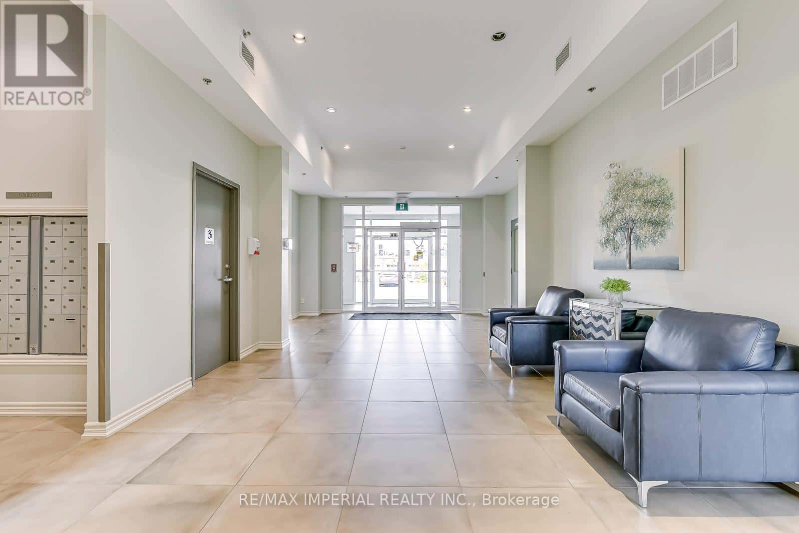 309 - 1360 COSTIGAN ROAD — Milton (CL Clarke), Ontario - Photo 3 of 28