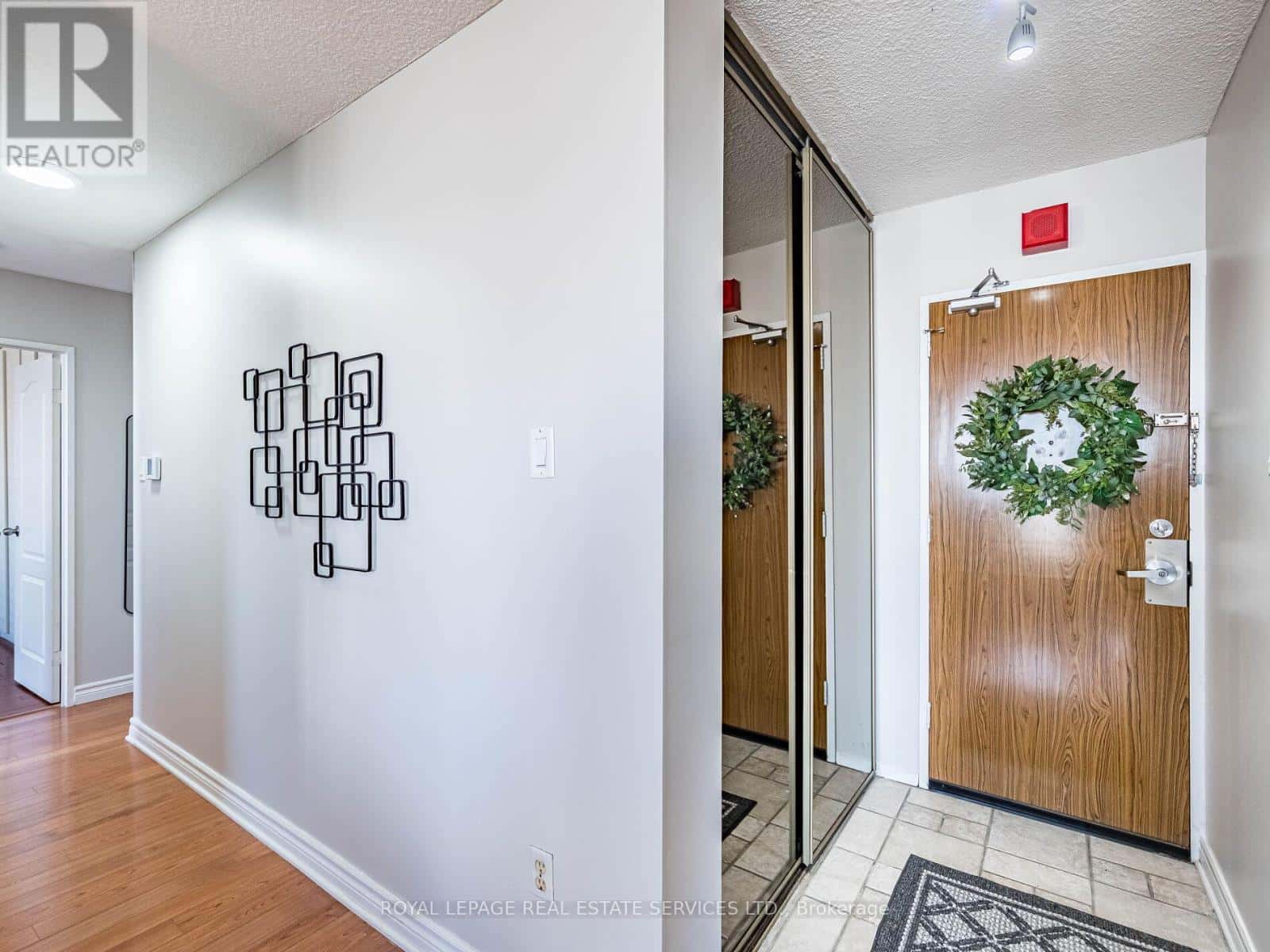 1410 - 20 MISSISSAUGA VALLEY BOULEVARD — Mississauga (Mississauga Valleys), Ontario - Photo 5 of 36