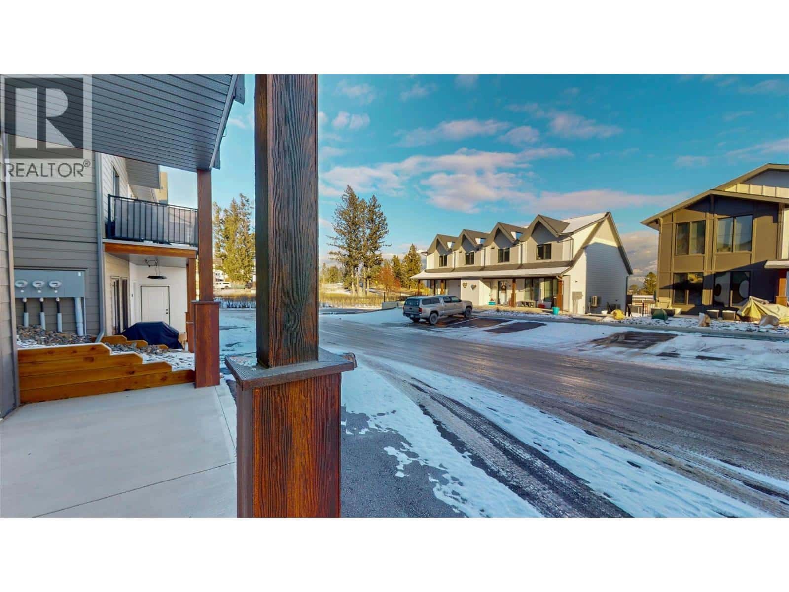 2098 Pine Tree Way Unit# 42 — Invermere, British Columbia - Photo 4 of 24