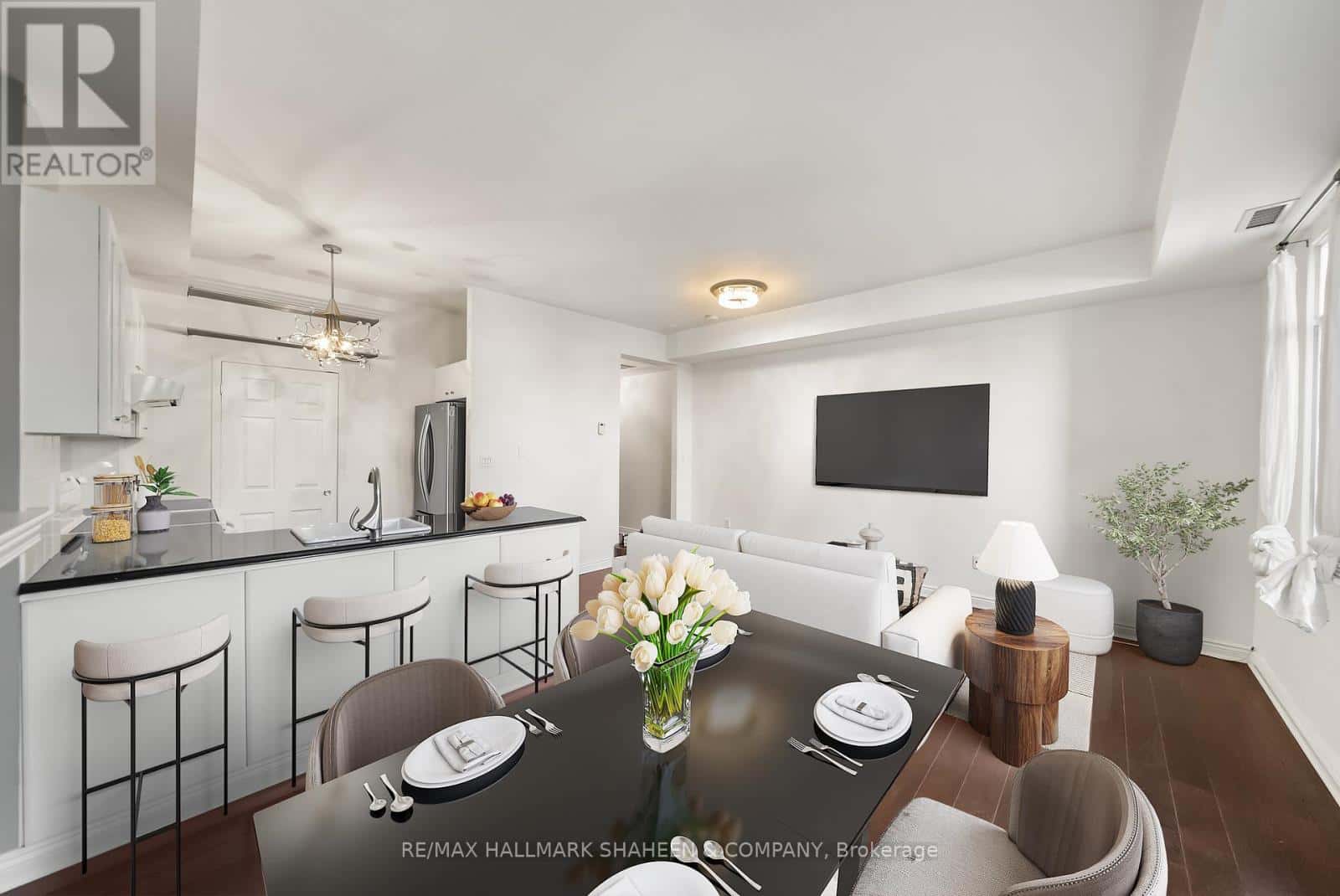 331 - 500 RICHMOND STREET W — Toronto (Waterfront Communities), Ontario - Photo 3 of 41