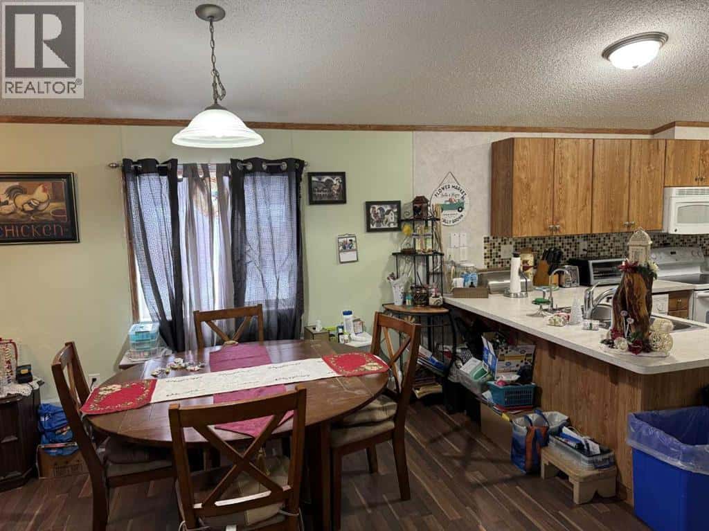 5037 50 Avenue — Edgerton, Alberta - Photo 5 of 22