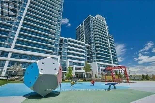 7167 Yonge Street Ph 07