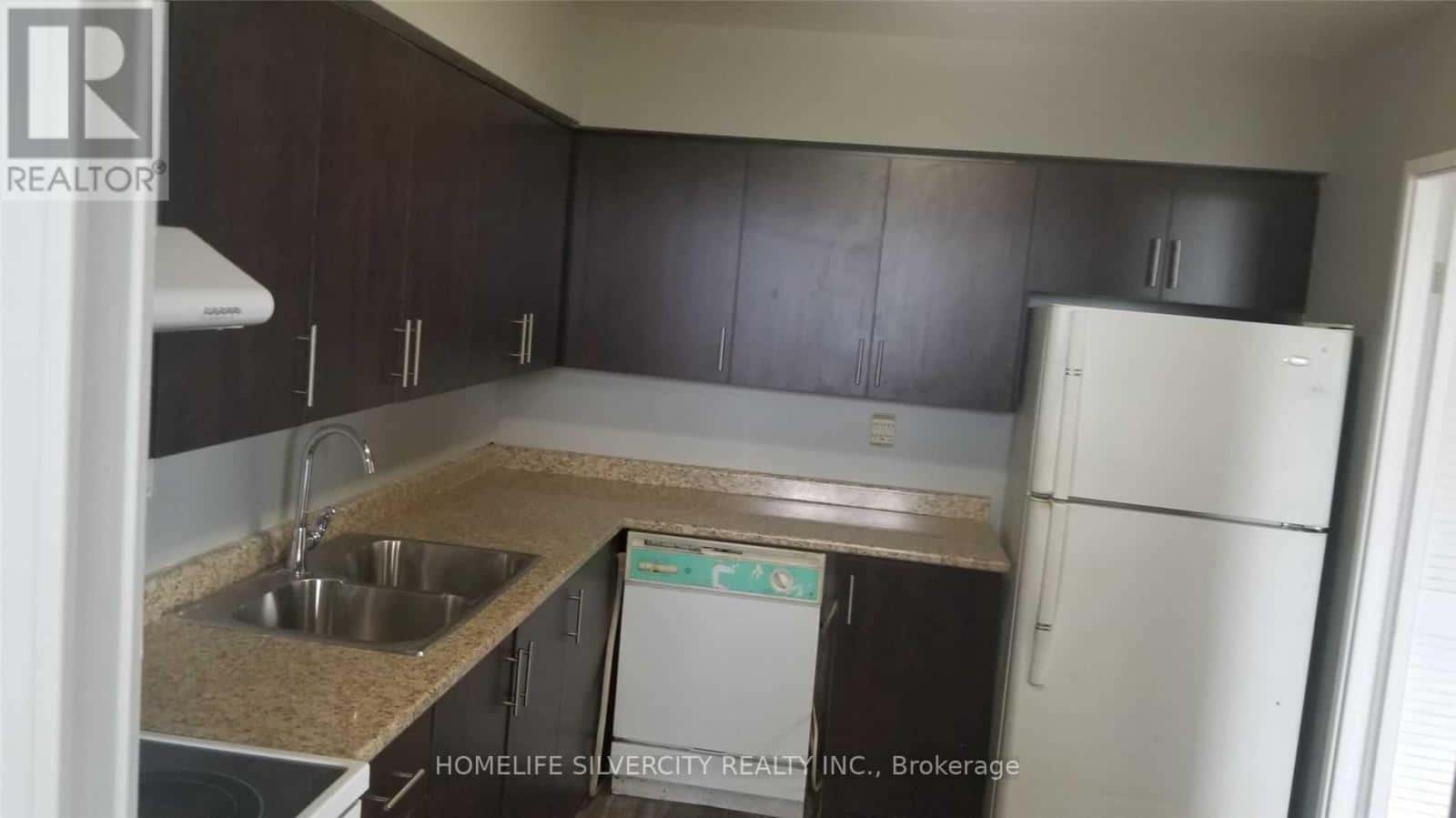 611 - 3577 DERRY ROAD E — Mississauga (Malton), Ontario - Photo 3 of 24