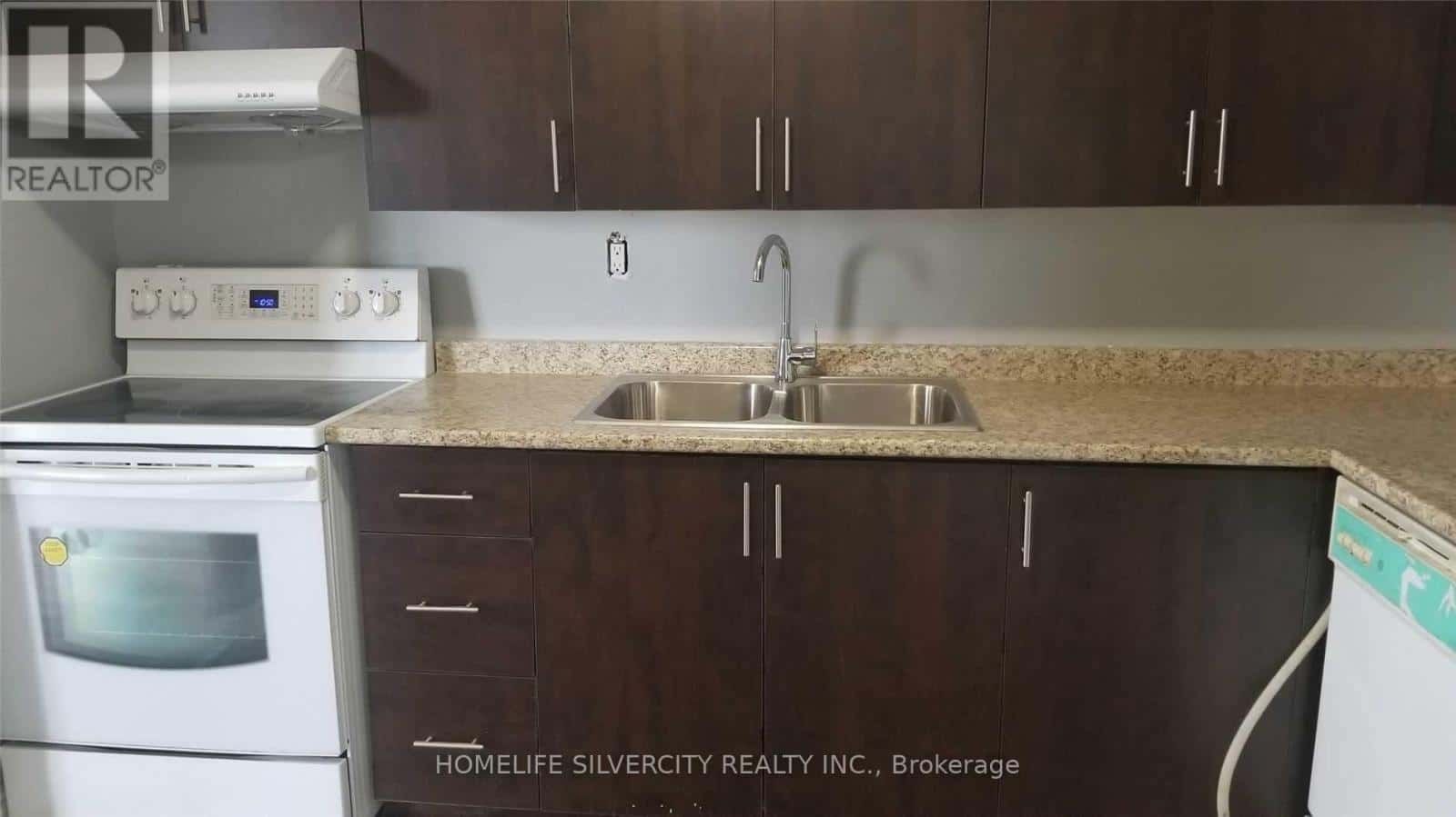 611 - 3577 DERRY ROAD E — Mississauga (Malton), Ontario - Photo 4 of 24