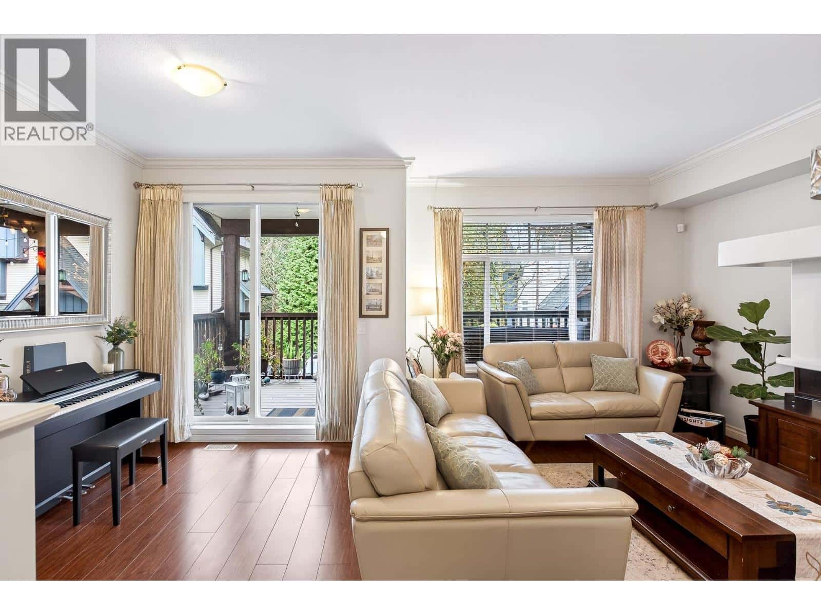 39 50 PANORAMA PLACE — Port Moody, British Columbia - Photo 3 of 30