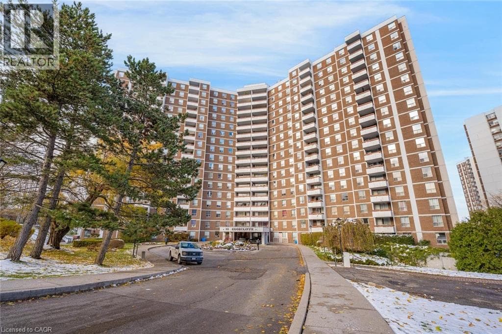 10 EDGECLIFF GOLFWAY Unit# 206 — North York, Ontario - Main photo