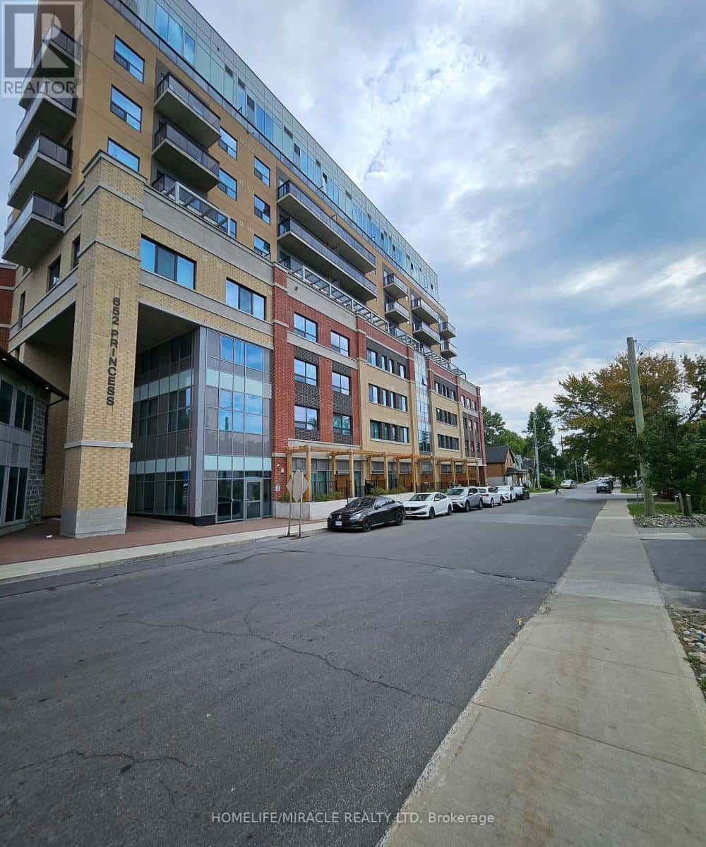 420 - 652 PRINCESS STREET — Kingston (Central City East), Ontario - Photo 2 of 30