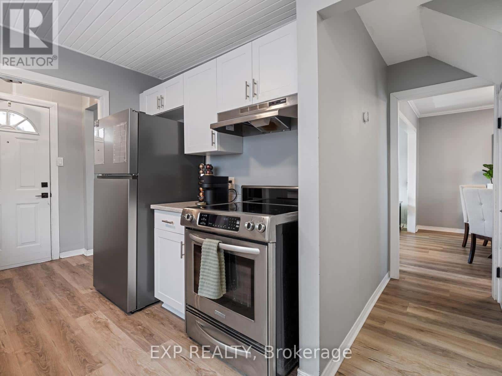 4354 FIFTH AVENUE — Niagara Falls (Downtown), Ontario - Photo 4 of 33