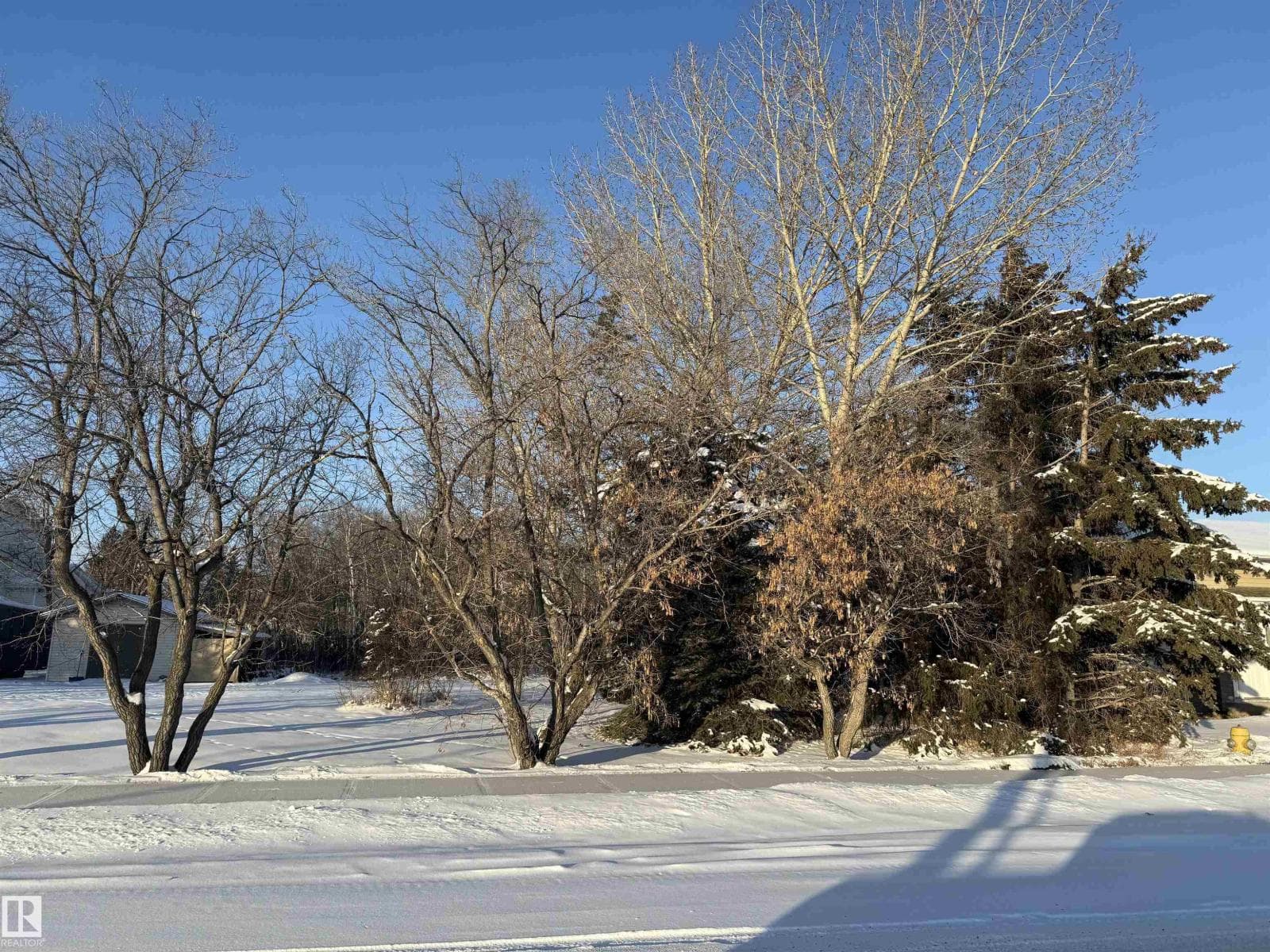 5318 Railway AV — Elk Point, Alberta - Main photo