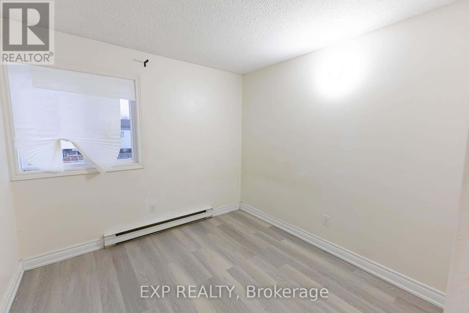 120 - 248 MILESTONE CRESCENT — Aurora (Aurora Village), Ontario - Photo 5 of 24