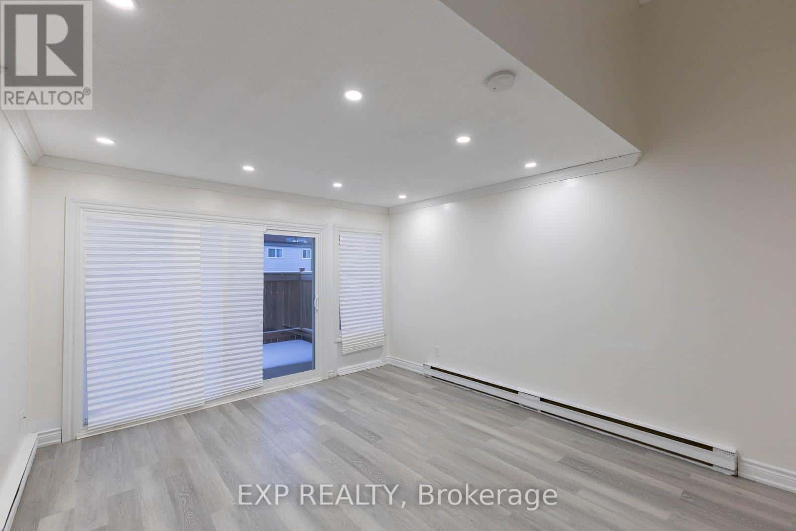 120 - 248 MILESTONE CRESCENT — Aurora (Aurora Village), Ontario - Photo 4 of 24