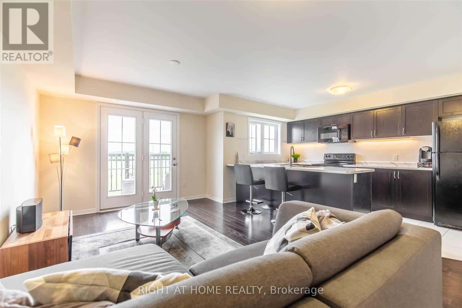 48 - 2441 GREENWICH DRIVE — Oakville (WM Westmount), Ontario - Photo 2 of 21