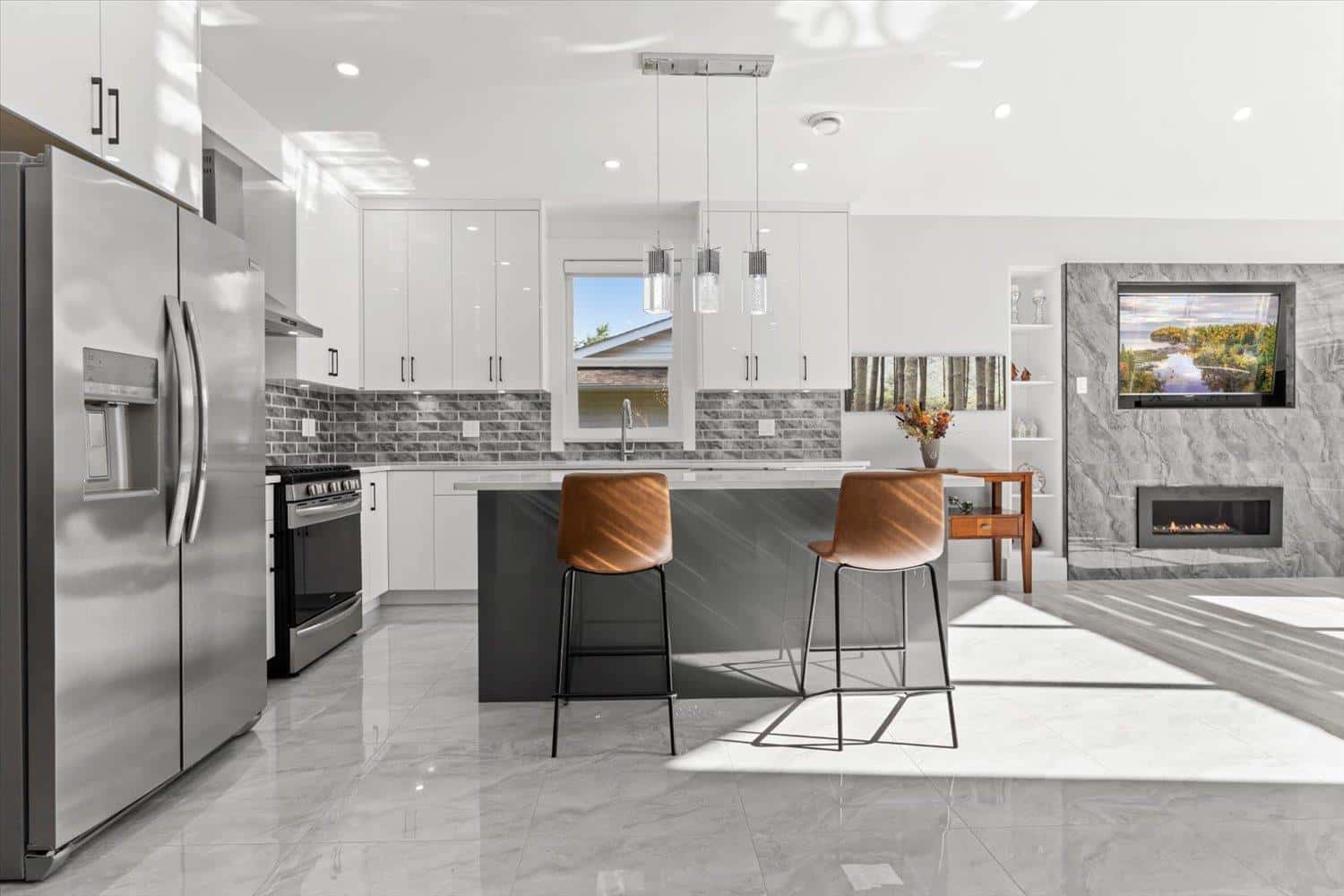 835 MYNG CRESCENT, Harrison Hot Springs — Harrison Hot Springs, British Columbia - Photo 5 of 28