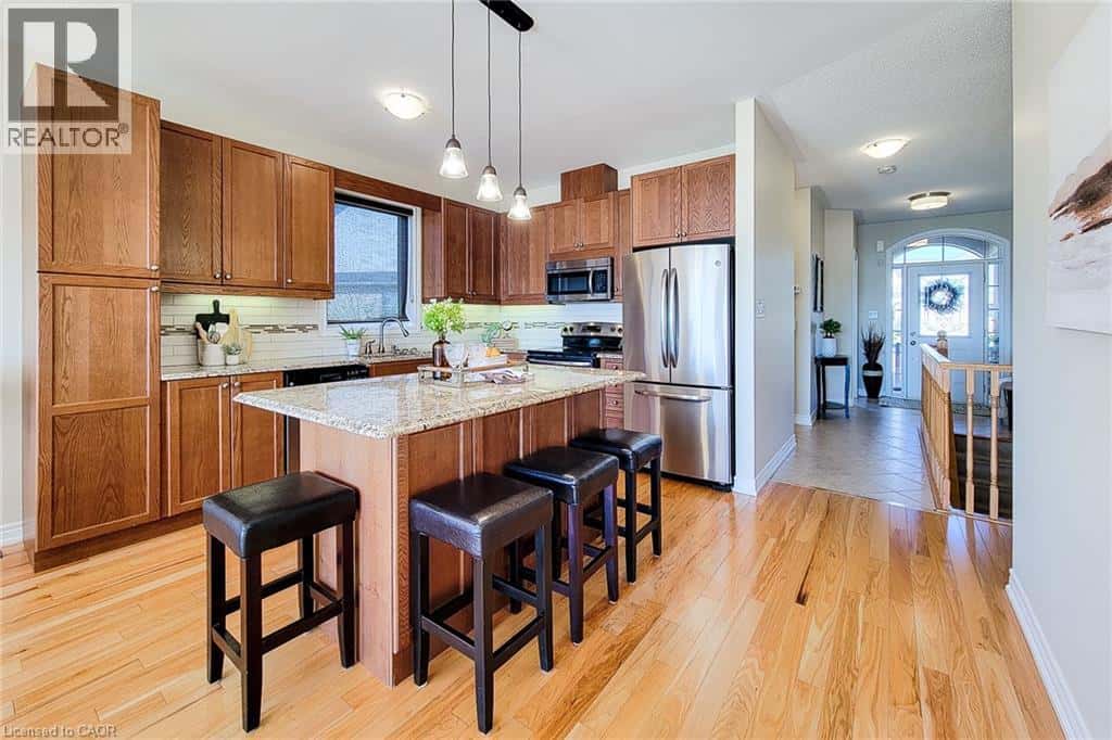 115 TURNBERRY Trail — Welland, Ontario - Photo 3 of 46