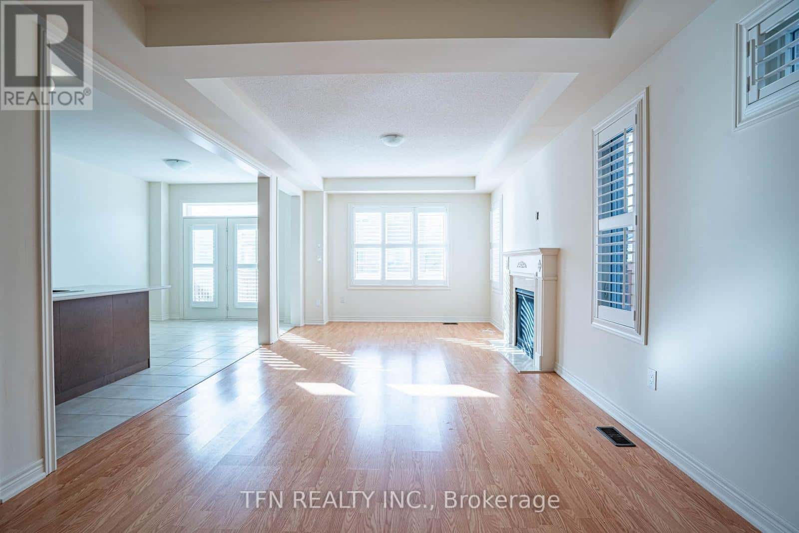 42 EBENEZER DRIVE — Hamilton (Waterdown), Ontario - Photo 4 of 44