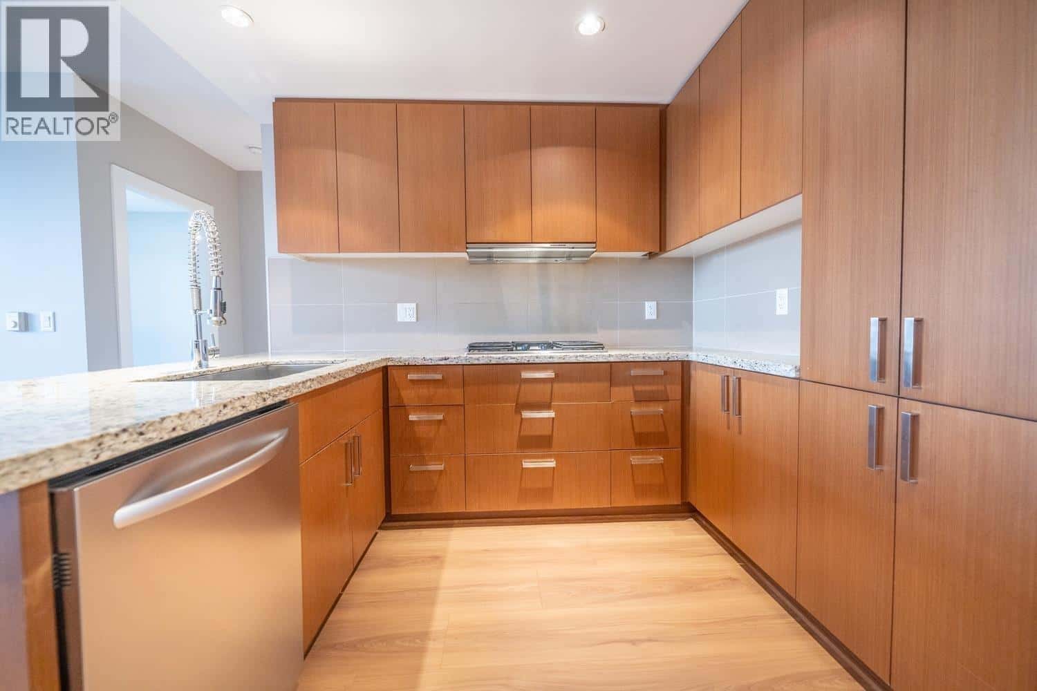 1209 1155 THE HIGH STREET — Coquitlam, British Columbia - Photo 4 of 21