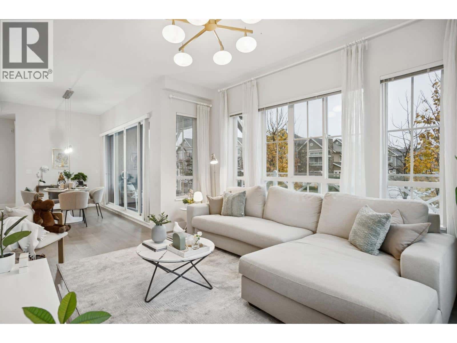 103 5535 ADMIRAL WAY — Delta, British Columbia - Photo 4 of 37