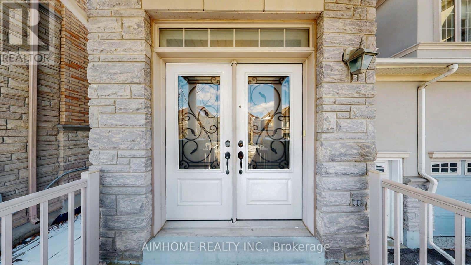 18 BRISTLEWOOD CRESCENT — Vaughan (Patterson), Ontario - Photo 3 of 50