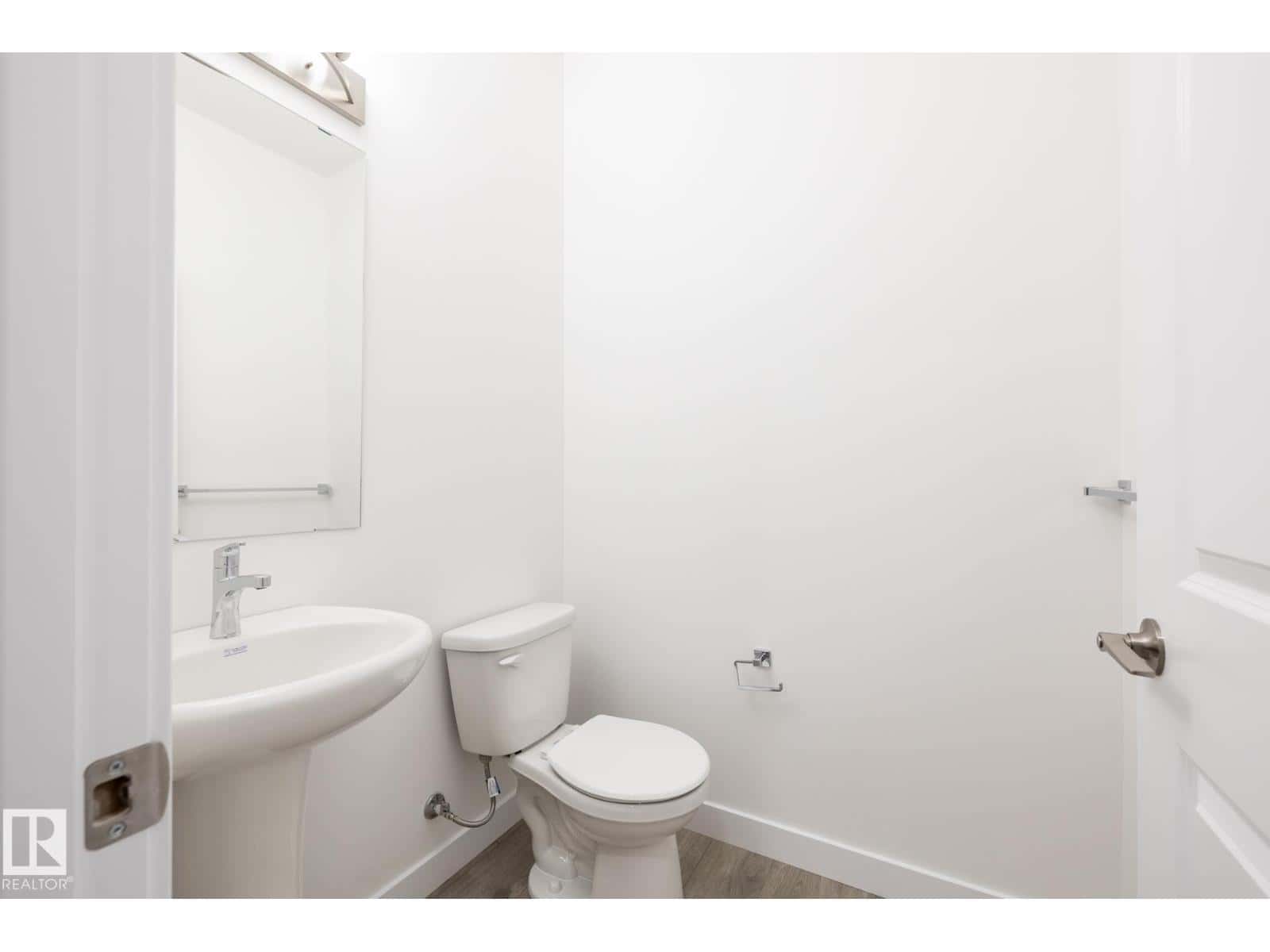 10716 99 ST — Morinville, Alberta - Photo 4 of 19