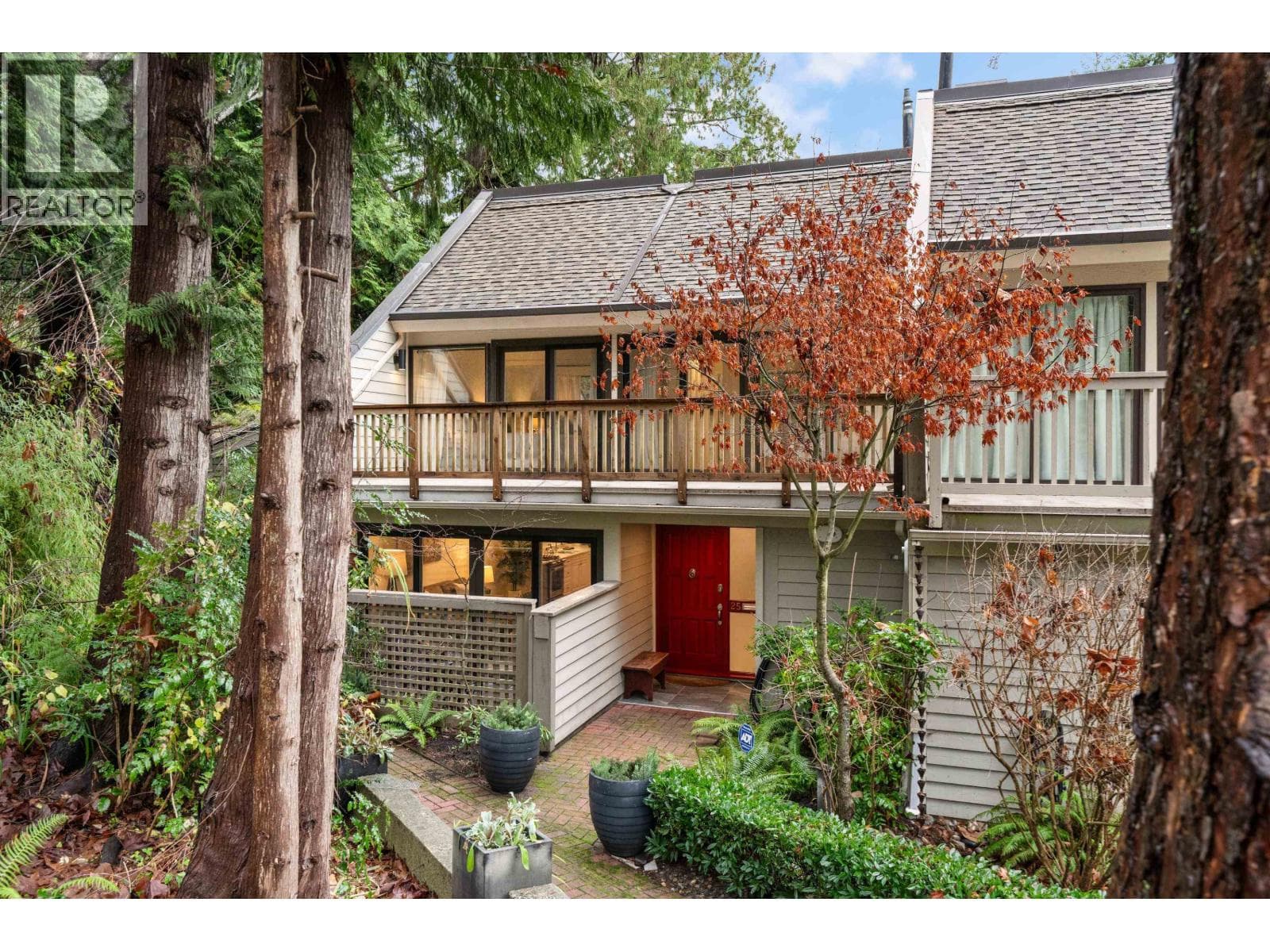 25 4957 MARINE DRIVE — West Vancouver, British Columbia - Main photo