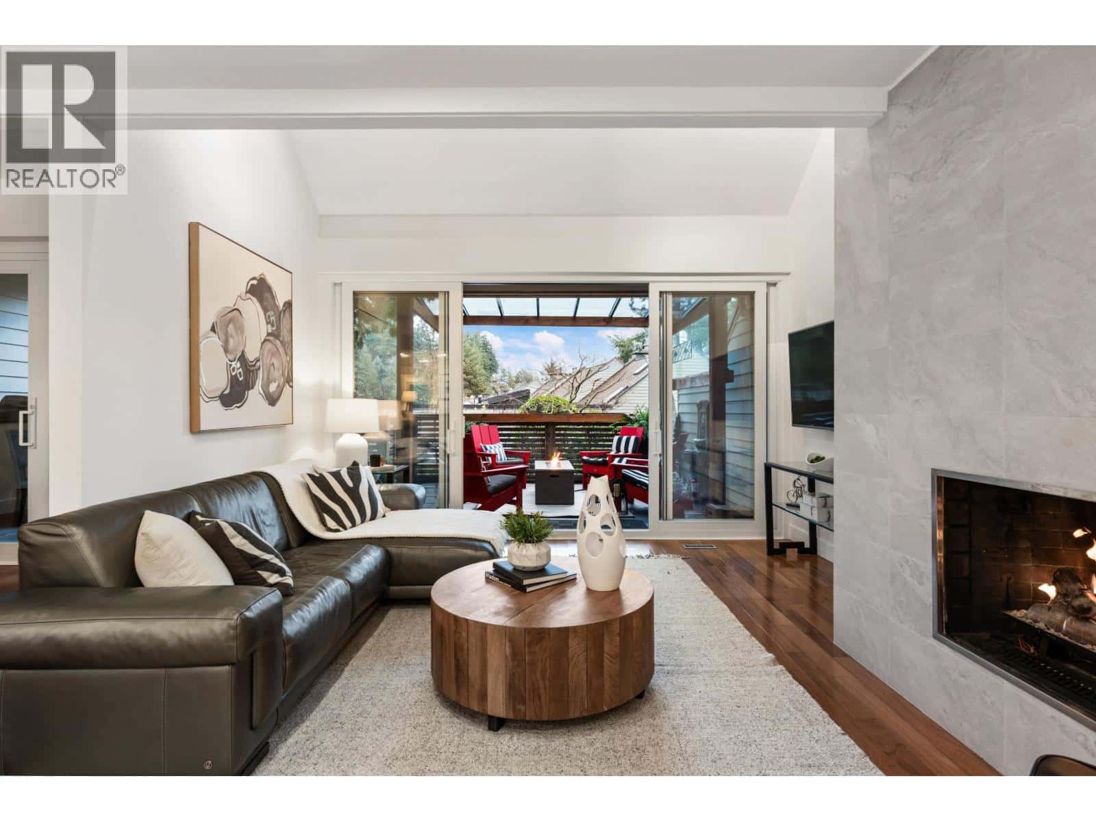 25 4957 MARINE DRIVE — West Vancouver, British Columbia - Photo 4 of 40