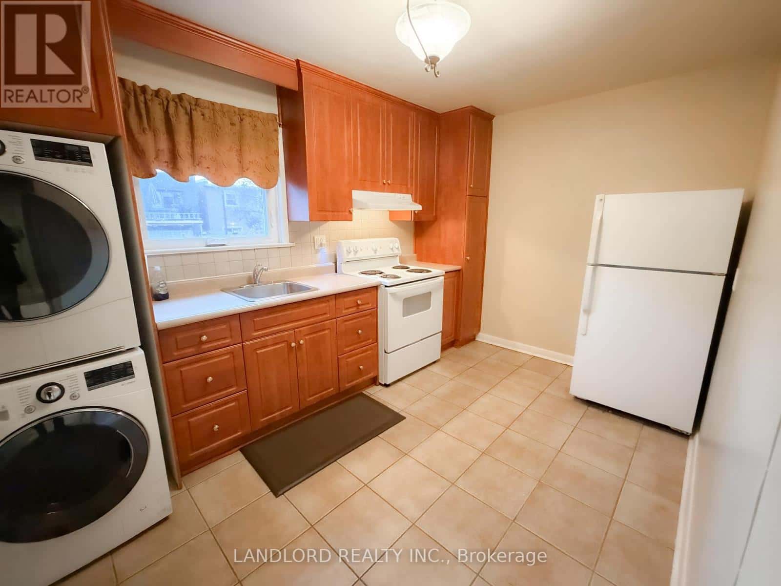 Toronto (Long Branch), Ontario — Toronto (Long Branch), Ontario - Photo 2 of 21