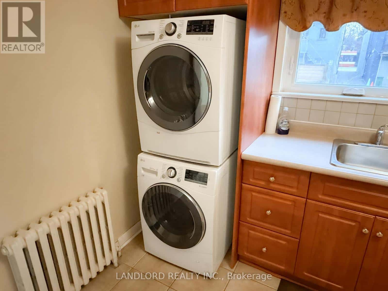 Toronto (Long Branch), Ontario — Toronto (Long Branch), Ontario - Photo 4 of 21