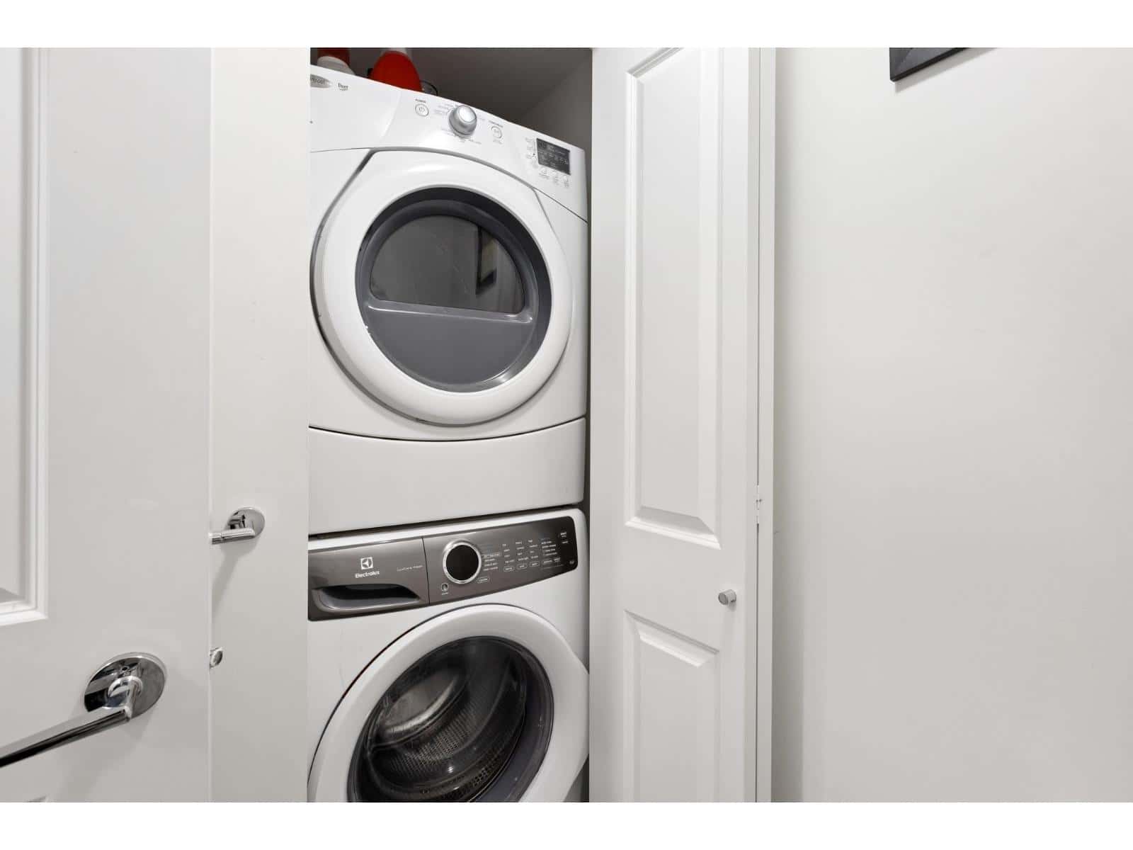 16 14955 60 AVENUE — Surrey, British Columbia - Photo 5 of 17