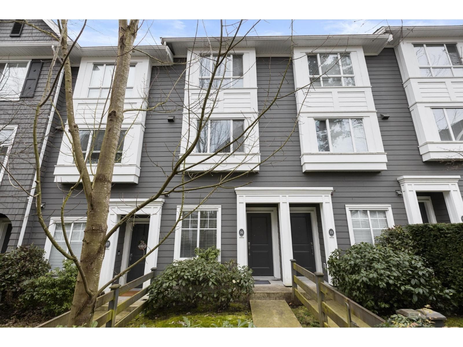 16 14955 60 AVENUE — Surrey, British Columbia - Main photo