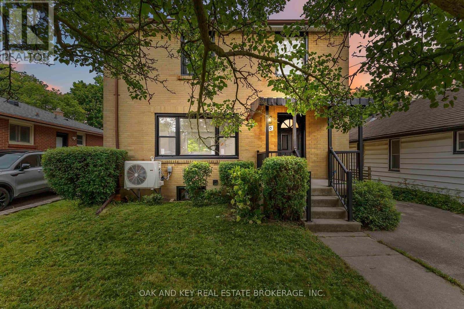 90 JACQUELINE STREET — London South (South I), Ontario - Photo 2 of 47