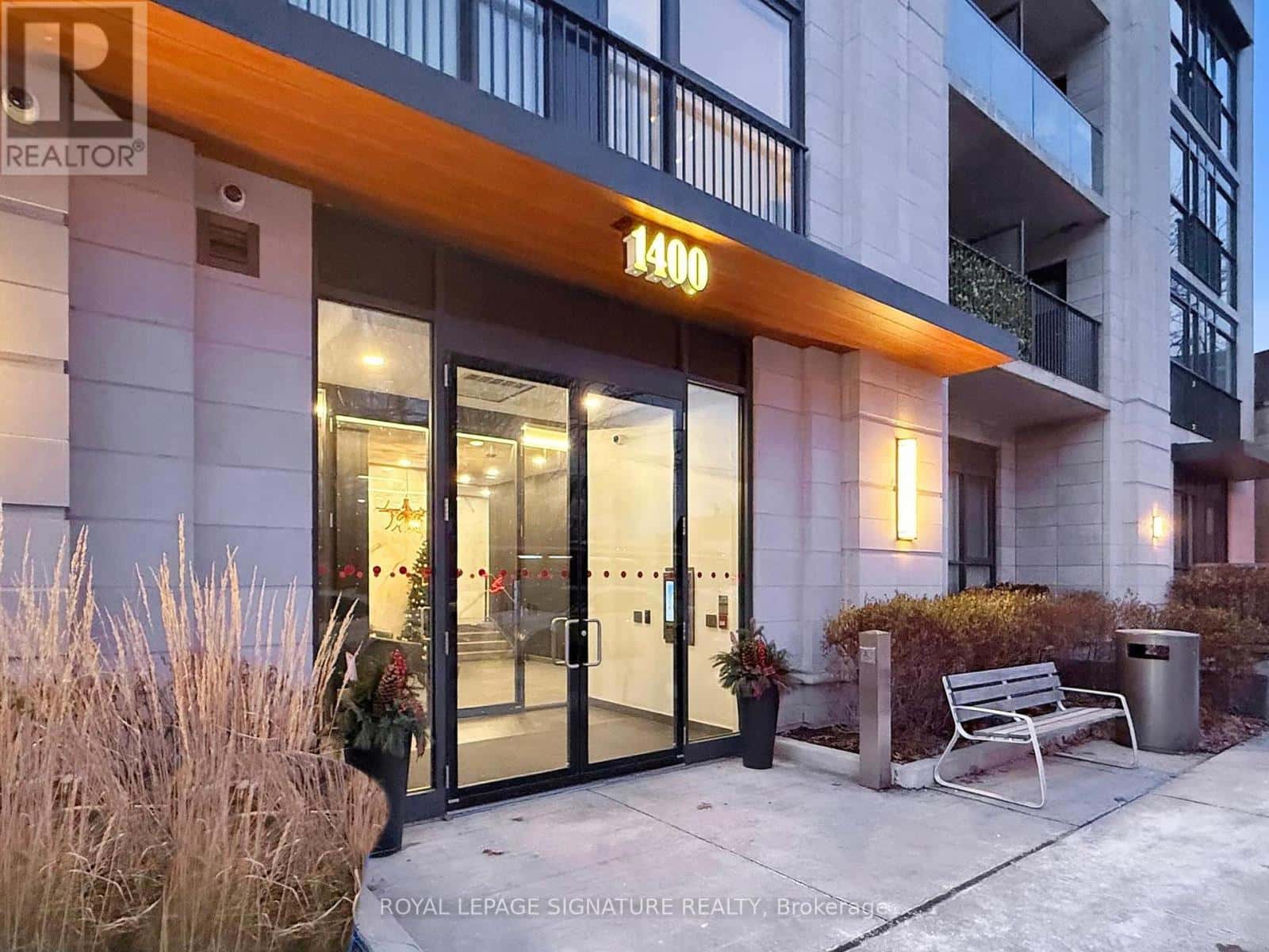 301 - 1400 KINGSTON ROAD — Toronto (Birchcliffe-Cliffside), Ontario - Photo 2 of 30