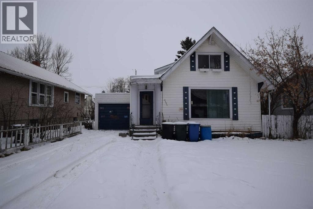 2121 21 Avenue — Didsbury, Alberta - Main photo