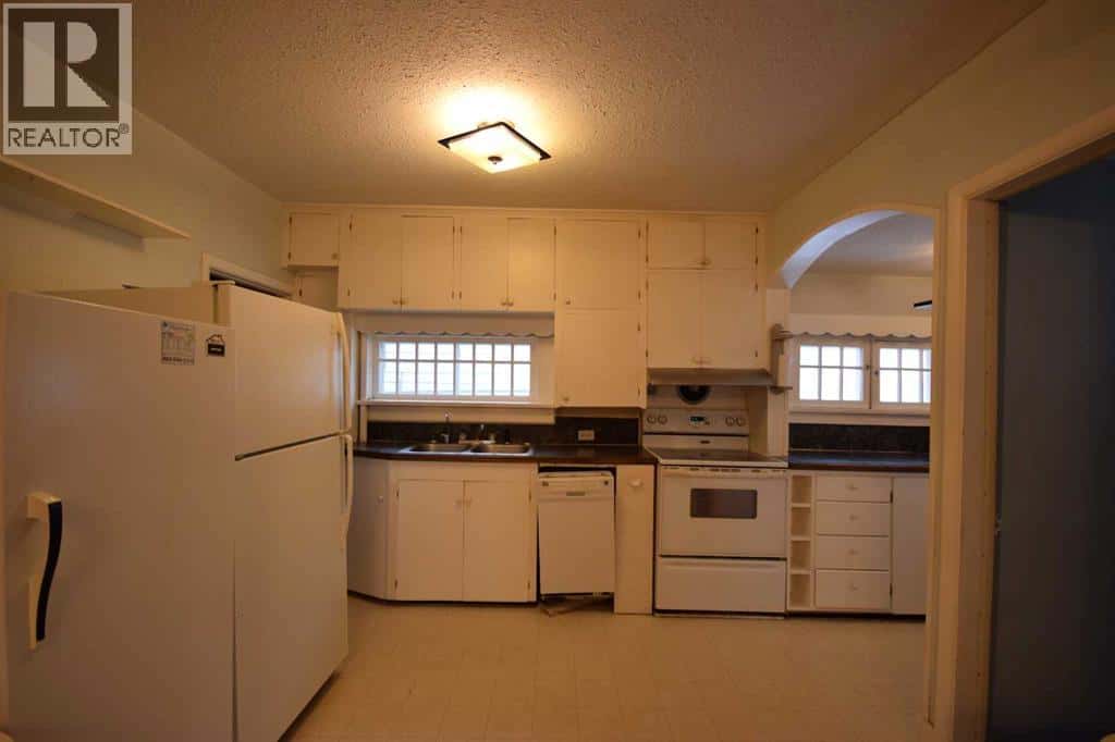 2121 21 Avenue — Didsbury, Alberta - Photo 5 of 24