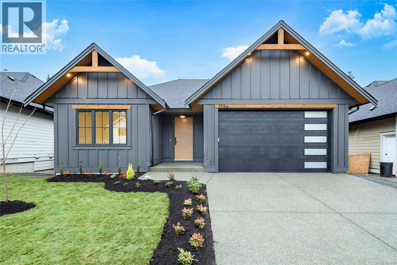 1756 Crown Isle Blvd — Courtenay, British Columbia - Photo 4 of 37