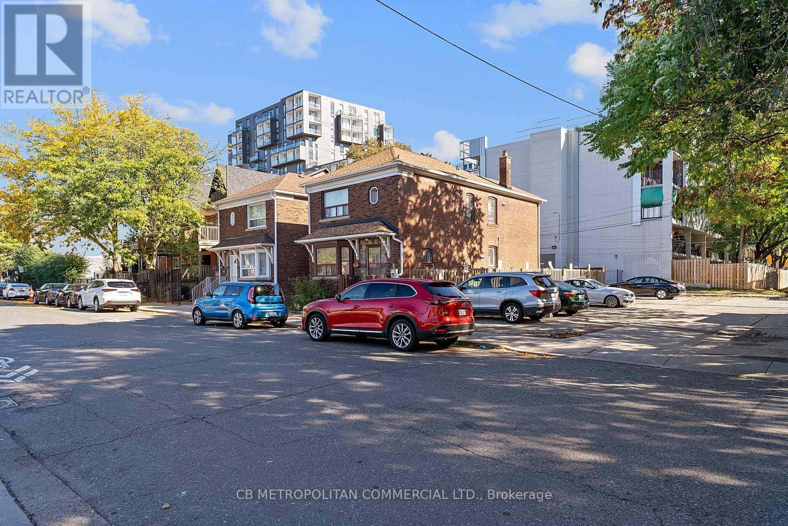 15-17 AUGUSTA AVENUE — Toronto (Kensington-Chinatown), Ontario - Photo 4 of 6