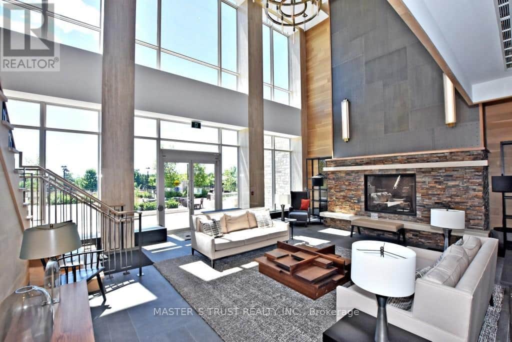 307 - 15 STOLLERY POND CRESCENT - Photo 3 of 49, Markham (Devil's Elbow), Ontario