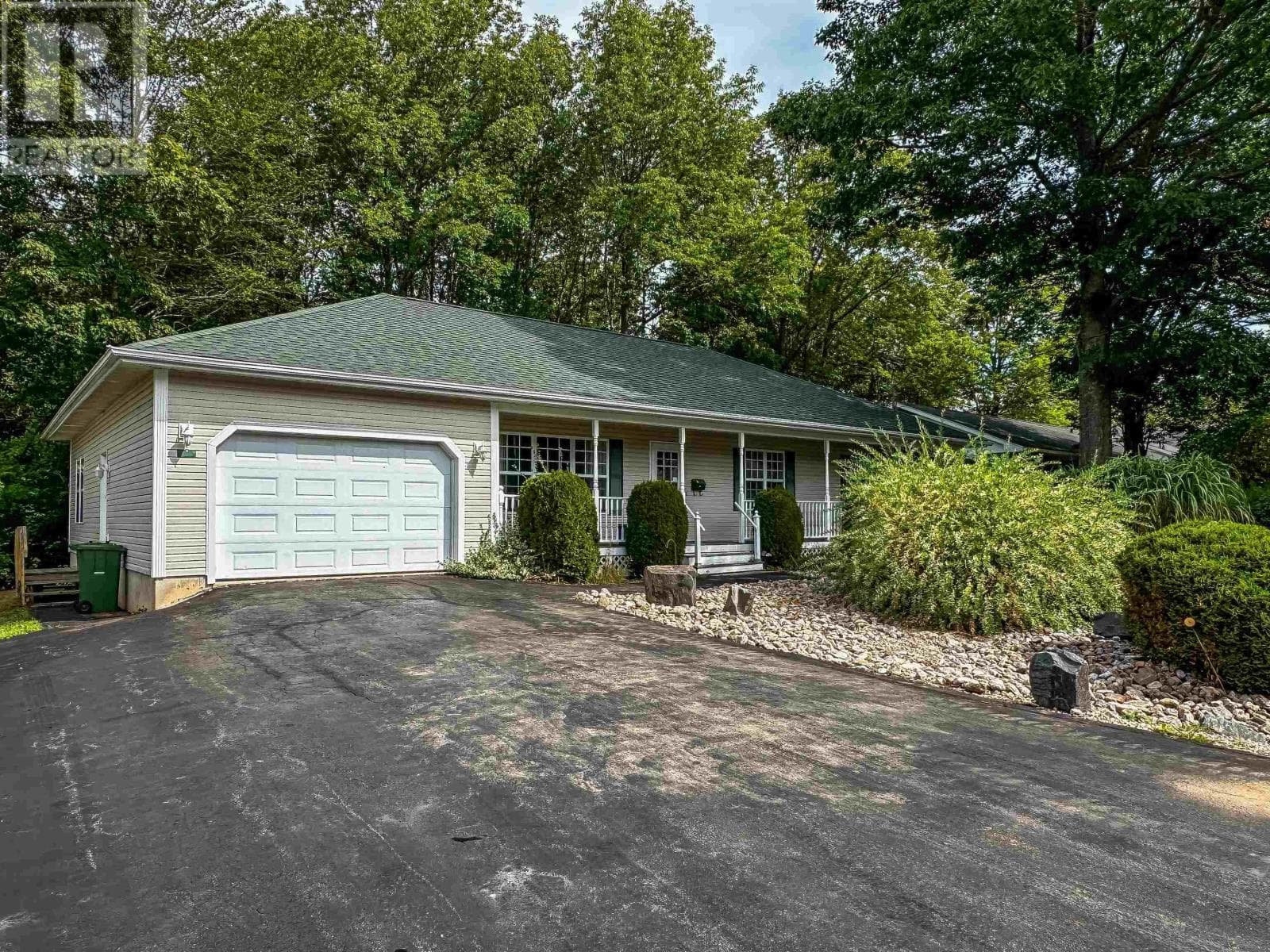 28 Bishop Avenue — New Minas, Nova Scotia - Main photo