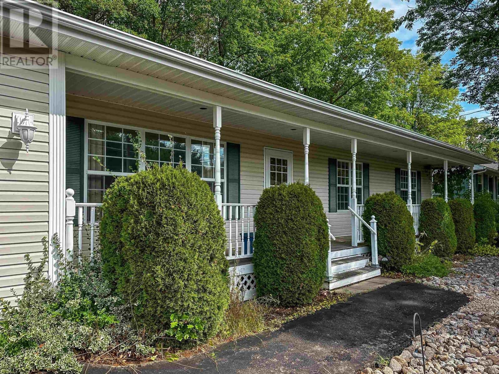 28 Bishop Avenue — New Minas, Nova Scotia - Photo 5 of 35