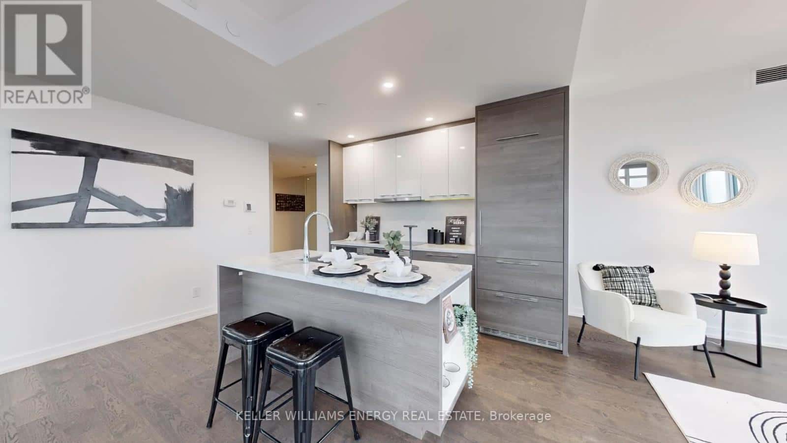 3307 - 488 UNIVERSITY AVENUE — Toronto (University), Ontario - Photo 5 of 38