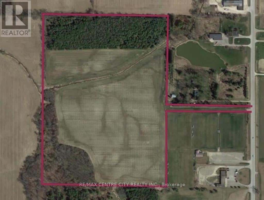 PT LT 24 CONCESSION 5 — Lambton Shores (Arkona), Ontario - Photo 2 of 27