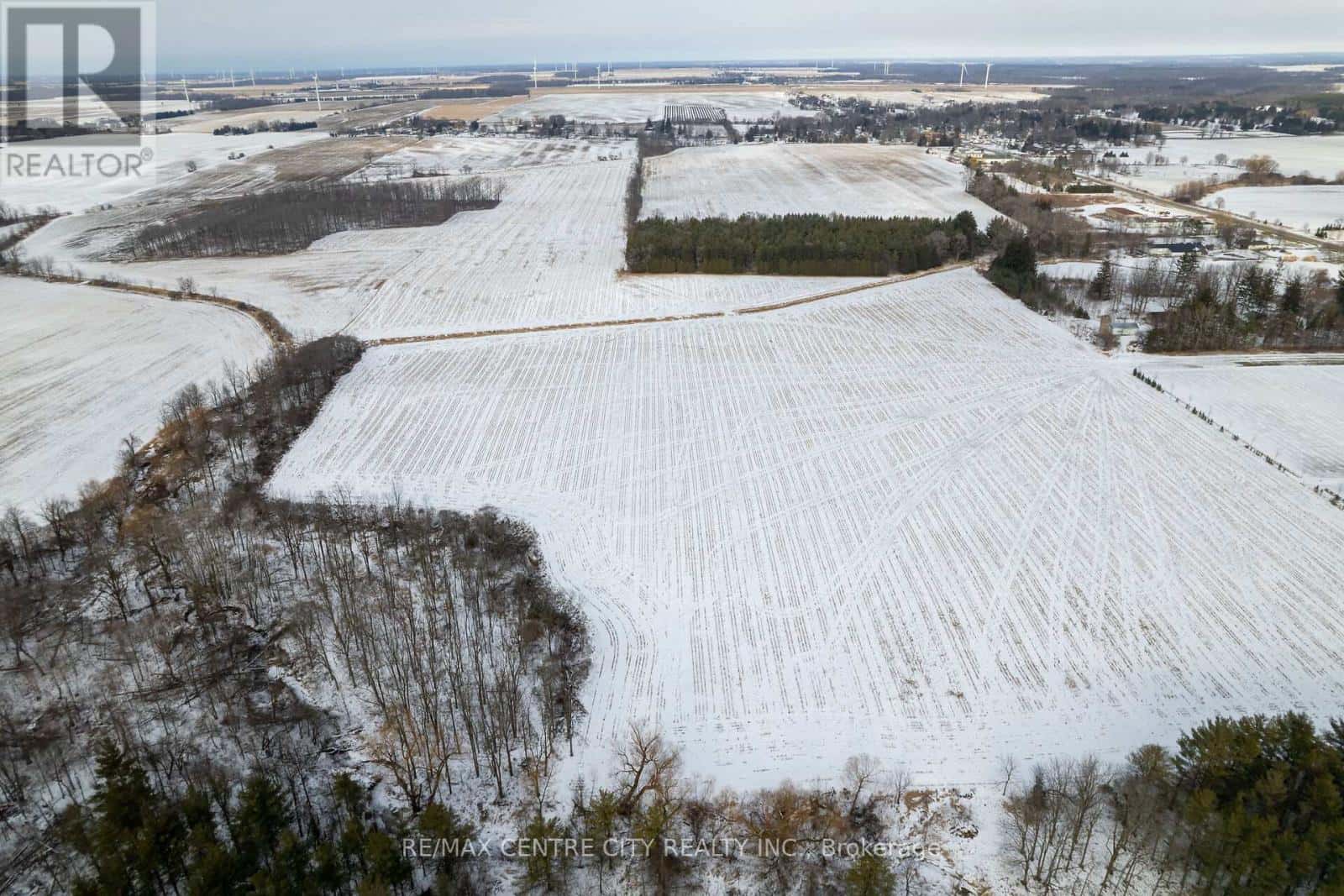 PT LT 24 CONCESSION 5 — Lambton Shores (Arkona), Ontario - Photo 4 of 27