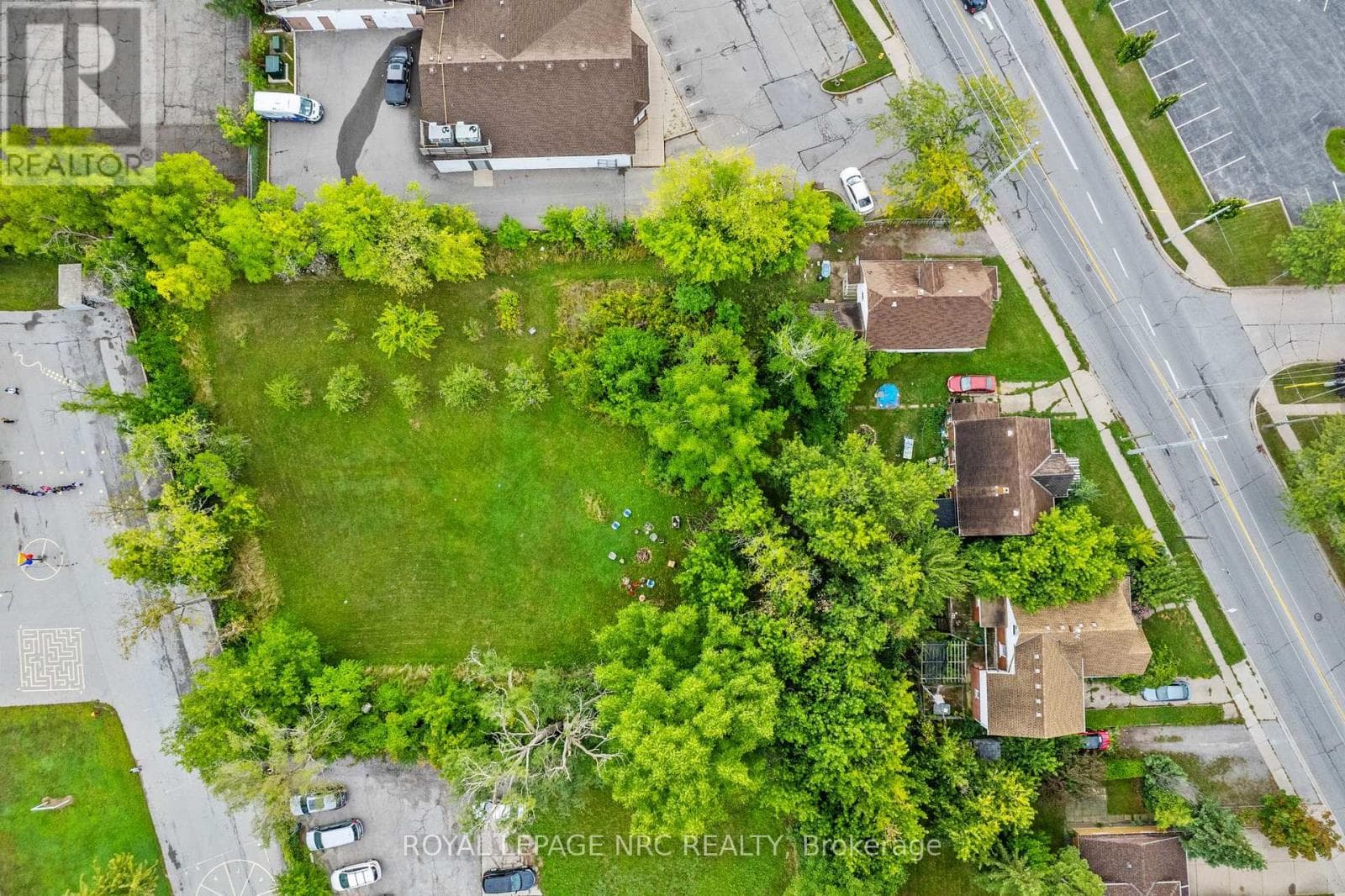 397-403 CARLTON STREET — St. Catharines (Carlton/Bunting), Ontario - Main photo