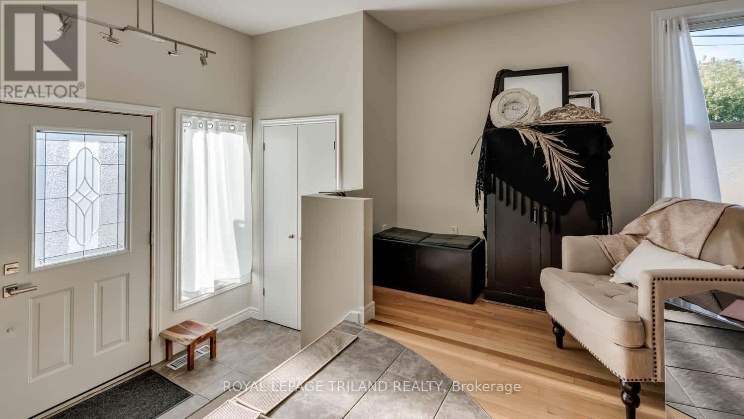 226 RAINBOW AVENUE — London East (East N), Ontario - Photo 3 of 35