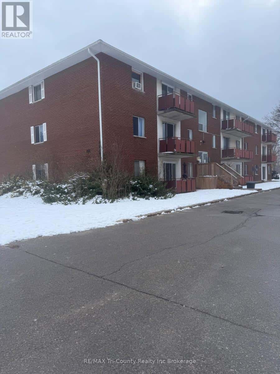 306 - 191 LISGAR AVENUE — Tillsonburg, Ontario - Photo 2 of 7