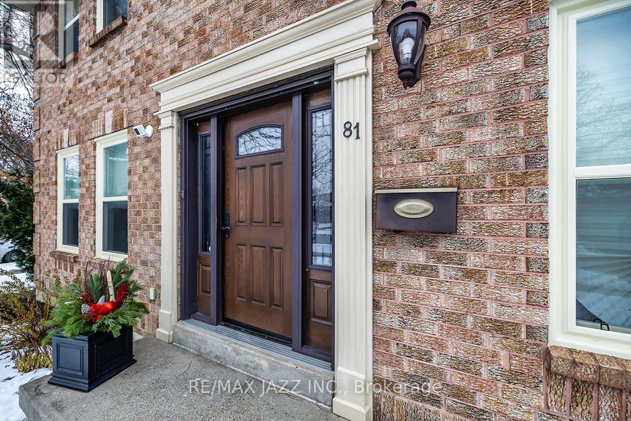 81 BURGBY AVENUE — Brampton (Northwood Park), Ontario - Photo 3 of 39