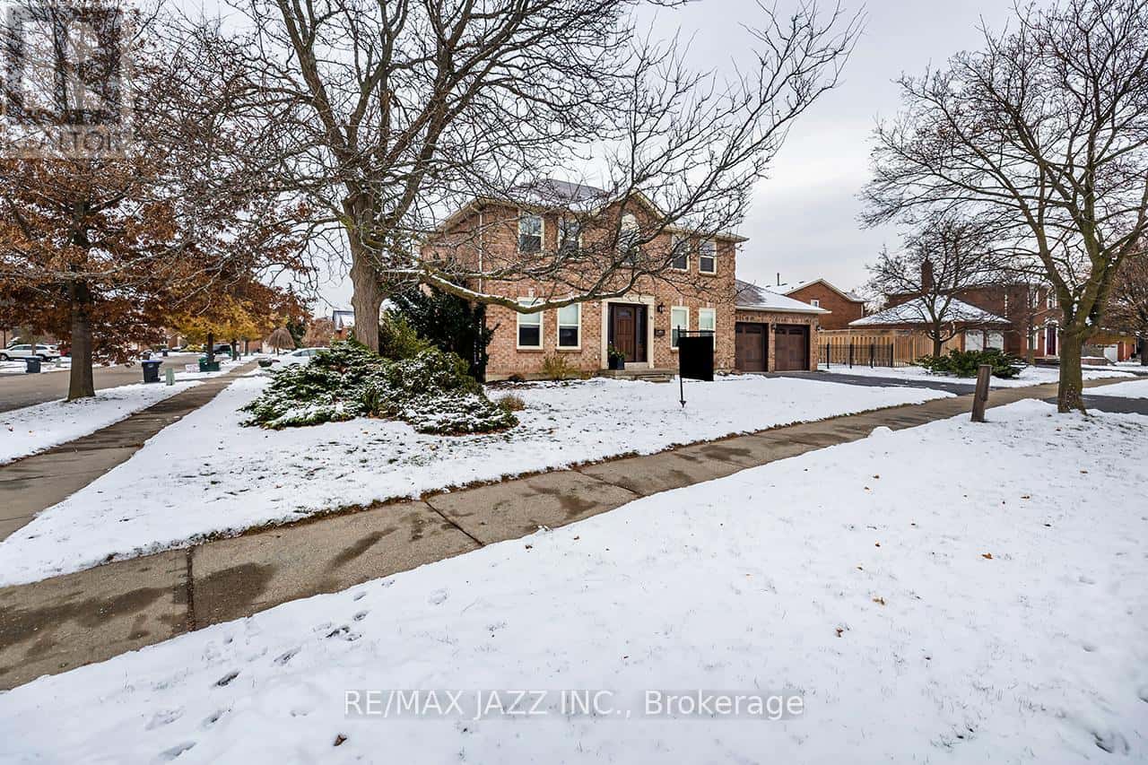 81 BURGBY AVENUE — Brampton (Northwood Park), Ontario - Photo 5 of 39