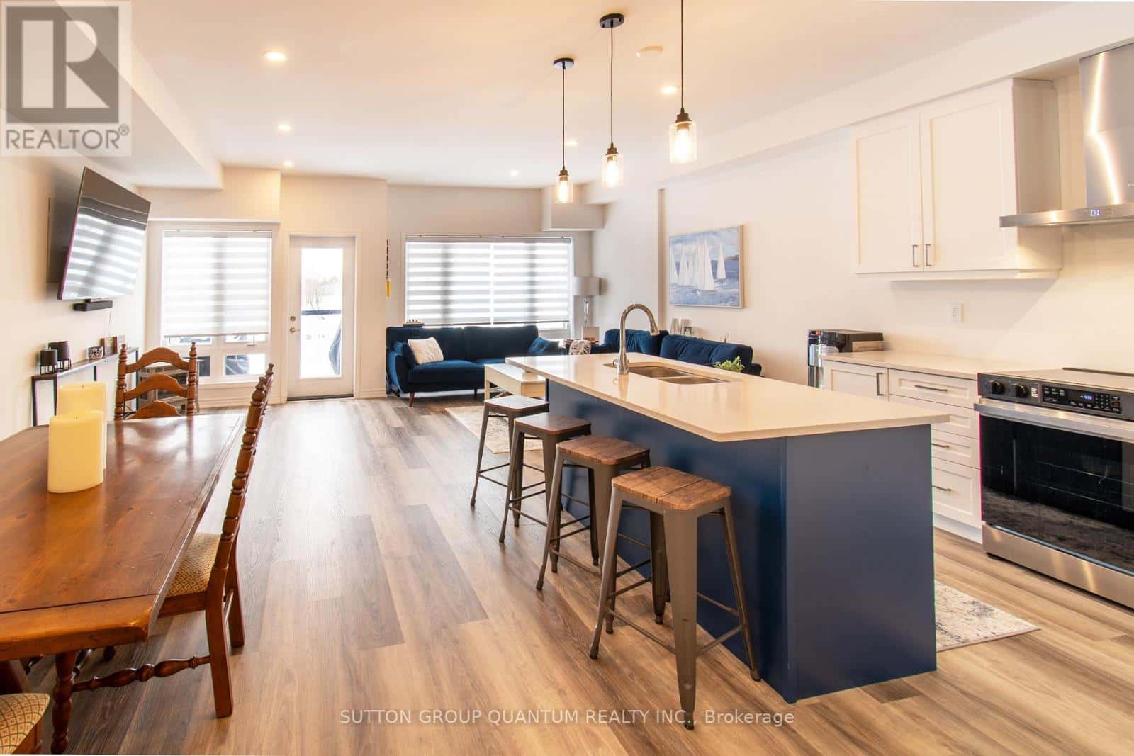 158 ELGIN STREET — Orillia, Ontario - Photo 4 of 25