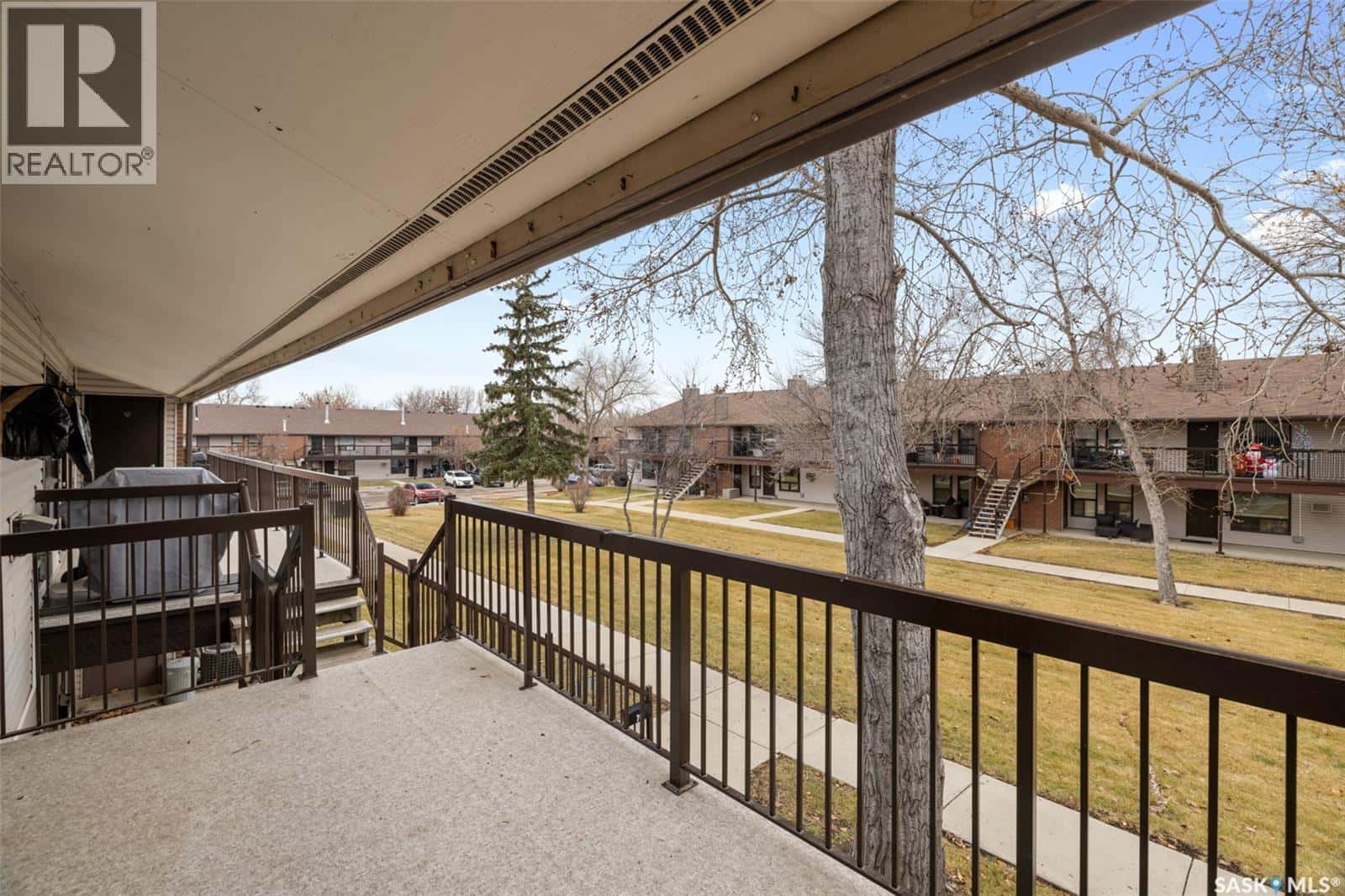 70 Gore PLACE — Regina, Saskatchewan - Photo 3 of 22