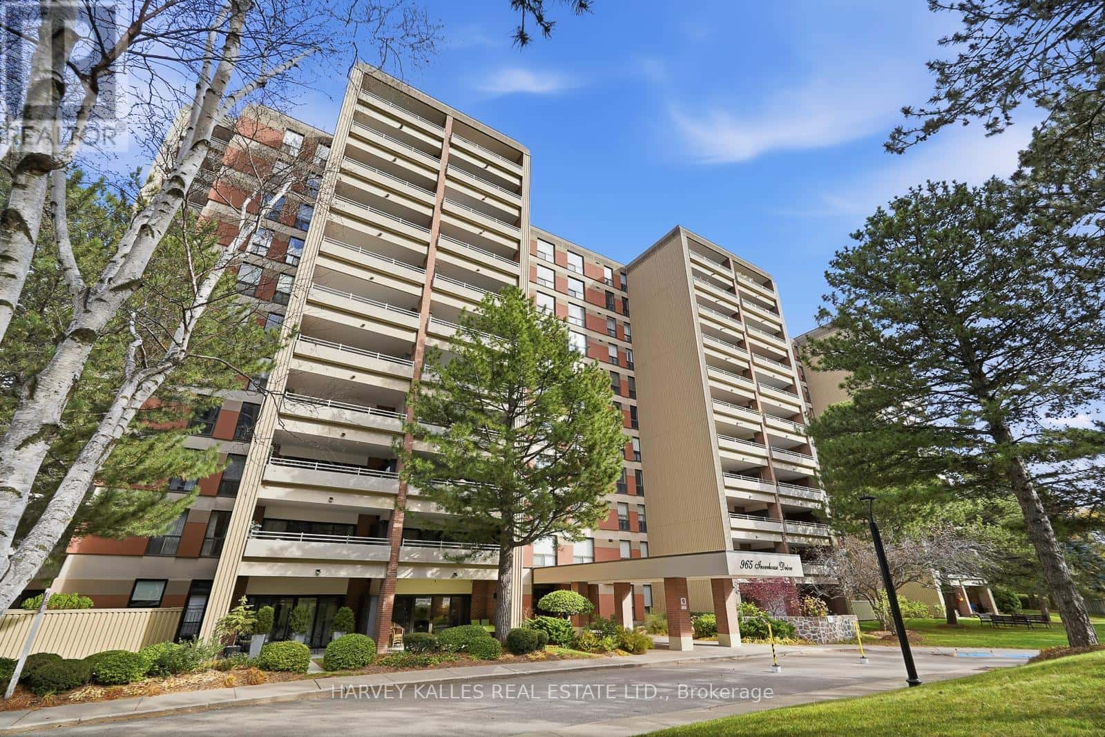 501 - 965 INVERHOUSE DRIVE — Mississauga (Clarkson), Ontario - Photo 2 of 42