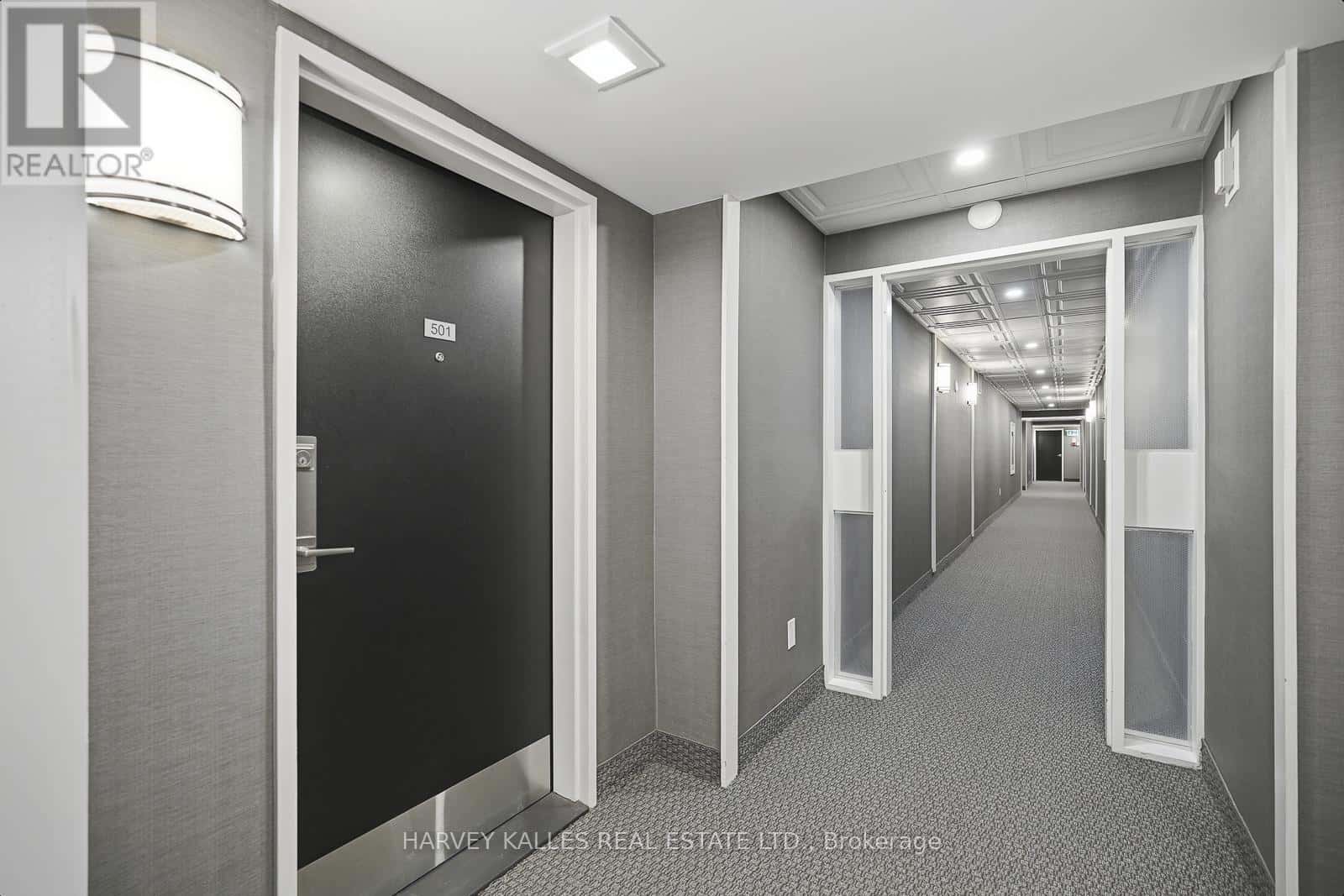 501 - 965 INVERHOUSE DRIVE — Mississauga (Clarkson), Ontario - Photo 4 of 42